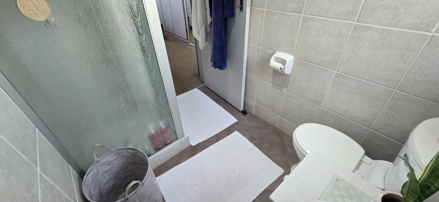 2 Bedroom Property for Sale in Die Hoewes Gauteng