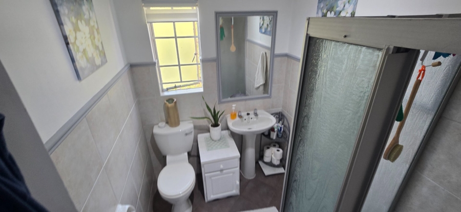 2 Bedroom Property for Sale in Die Hoewes Gauteng