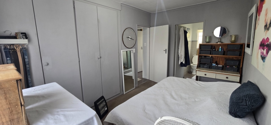 2 Bedroom Property for Sale in Die Hoewes Gauteng