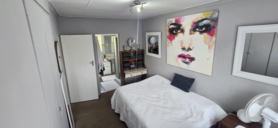 2 Bedroom Property for Sale in Die Hoewes Gauteng