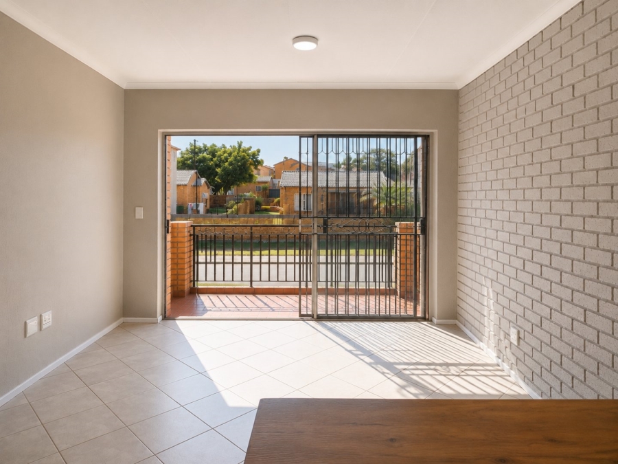 2 Bedroom Property for Sale in Honeypark Gauteng