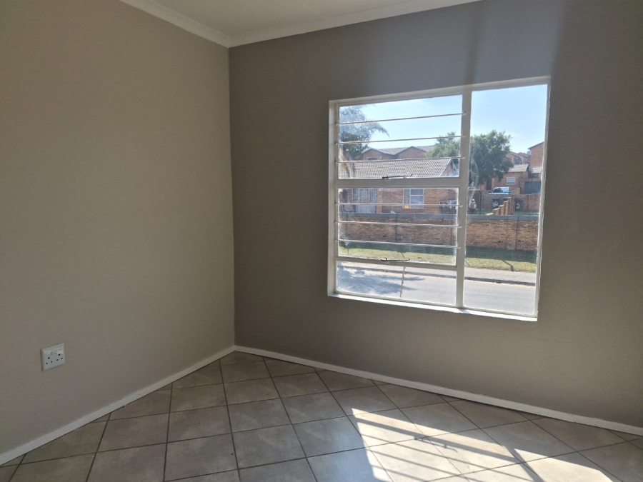2 Bedroom Property for Sale in Honeypark Gauteng