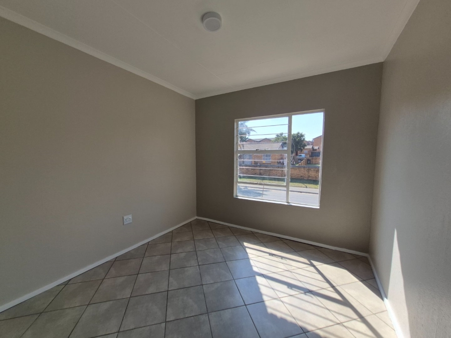 2 Bedroom Property for Sale in Honeypark Gauteng