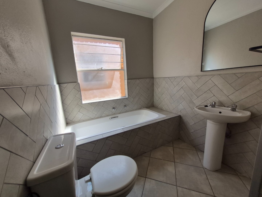 2 Bedroom Property for Sale in Honeypark Gauteng