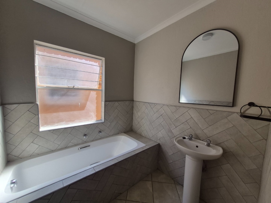2 Bedroom Property for Sale in Honeypark Gauteng