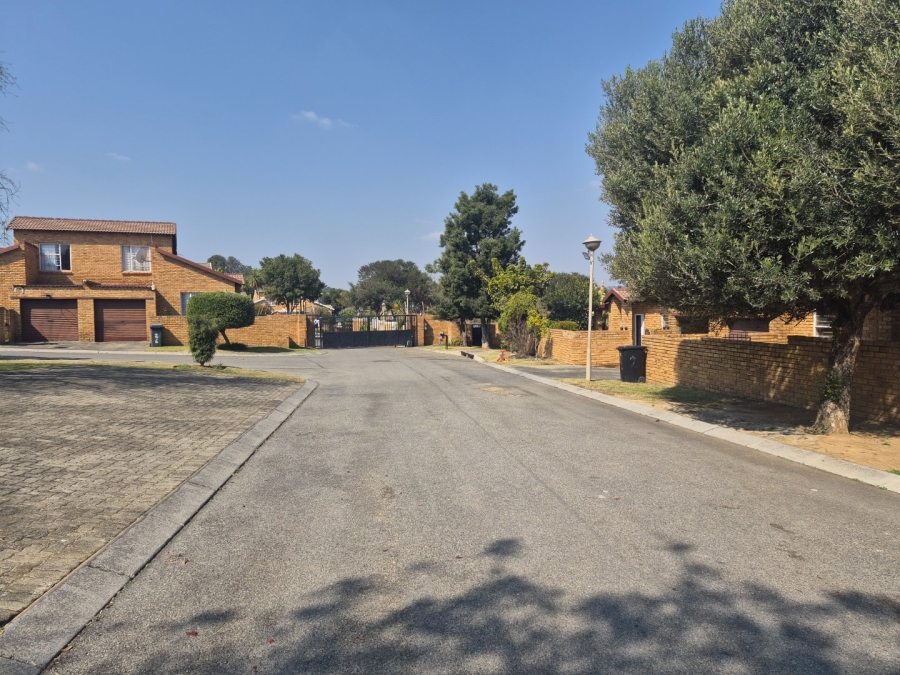 2 Bedroom Property for Sale in Honeypark Gauteng