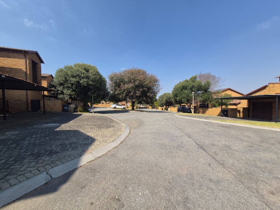 2 Bedroom Property for Sale in Honeypark Gauteng