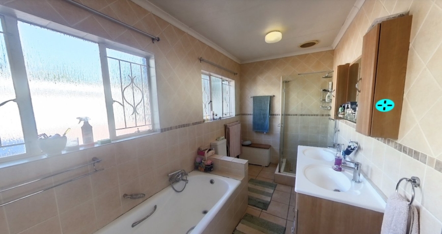  Bedroom Property for Sale in Murrayfield Gauteng
