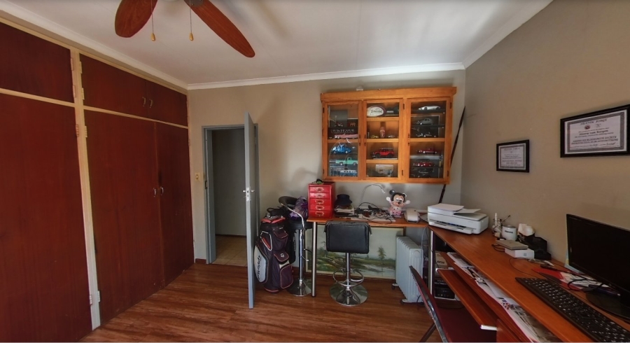  Bedroom Property for Sale in Murrayfield Gauteng