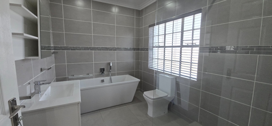 4 Bedroom Property for Sale in Meyersdal Gauteng