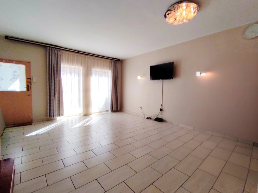 2 Bedroom Property for Sale in Dayanglen Gauteng