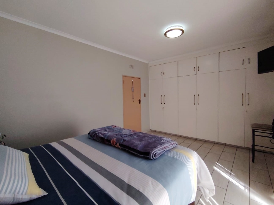 2 Bedroom Property for Sale in Dayanglen Gauteng