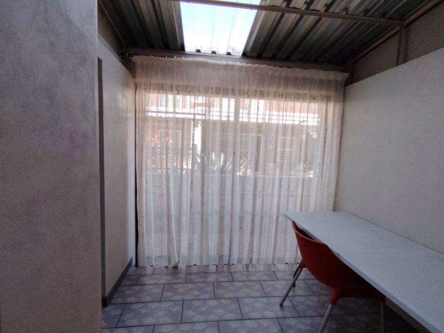 2 Bedroom Property for Sale in Dayanglen Gauteng