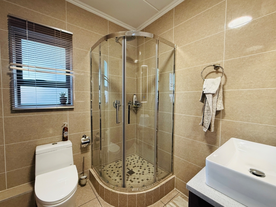 To Let 2 Bedroom Property for Rent in Blue Hills Gauteng