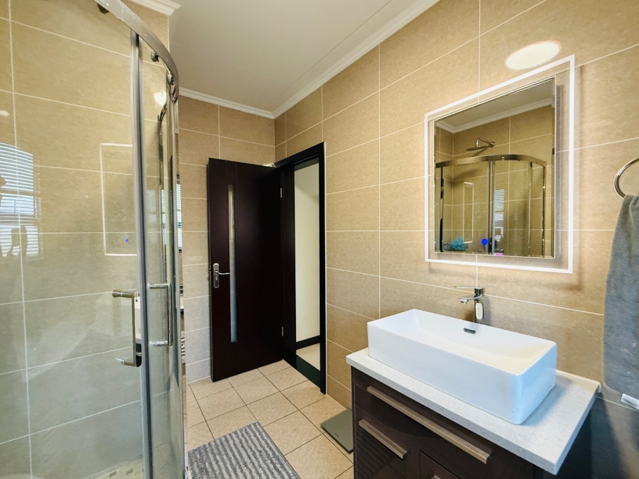 To Let 2 Bedroom Property for Rent in Blue Hills Gauteng