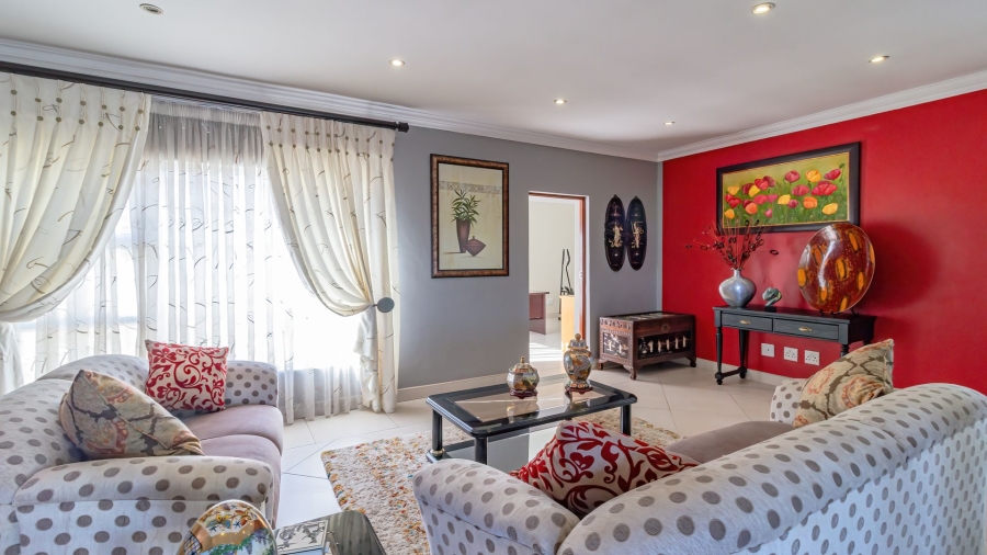 4 Bedroom Property for Sale in Oakdene Gauteng