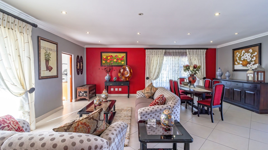 4 Bedroom Property for Sale in Oakdene Gauteng