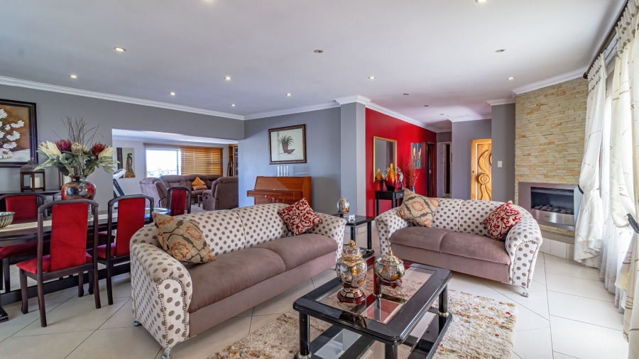 4 Bedroom Property for Sale in Oakdene Gauteng