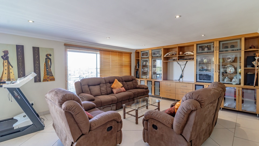 4 Bedroom Property for Sale in Oakdene Gauteng
