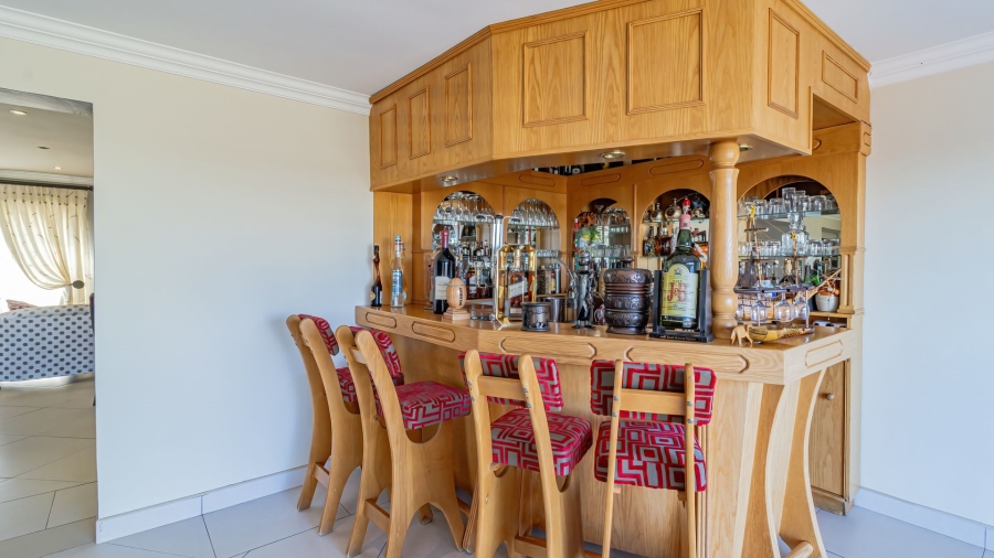 4 Bedroom Property for Sale in Oakdene Gauteng