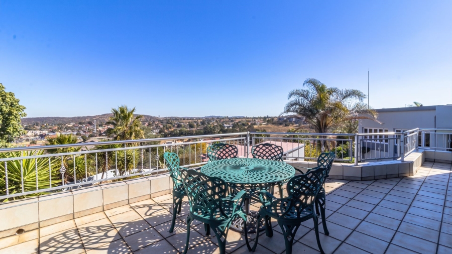 4 Bedroom Property for Sale in Oakdene Gauteng