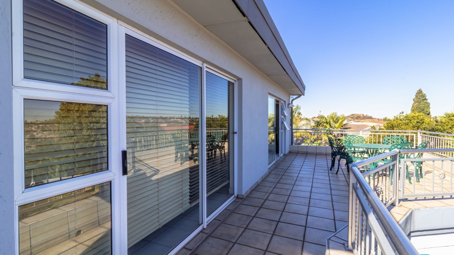 4 Bedroom Property for Sale in Oakdene Gauteng