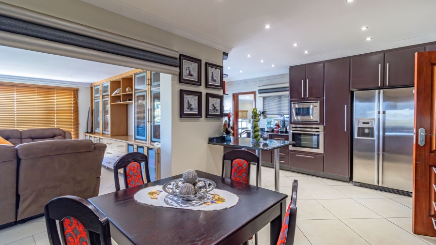4 Bedroom Property for Sale in Oakdene Gauteng