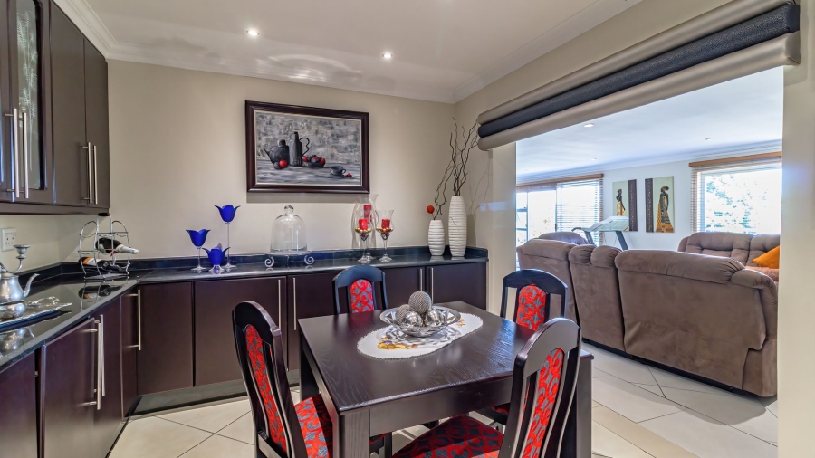 4 Bedroom Property for Sale in Oakdene Gauteng