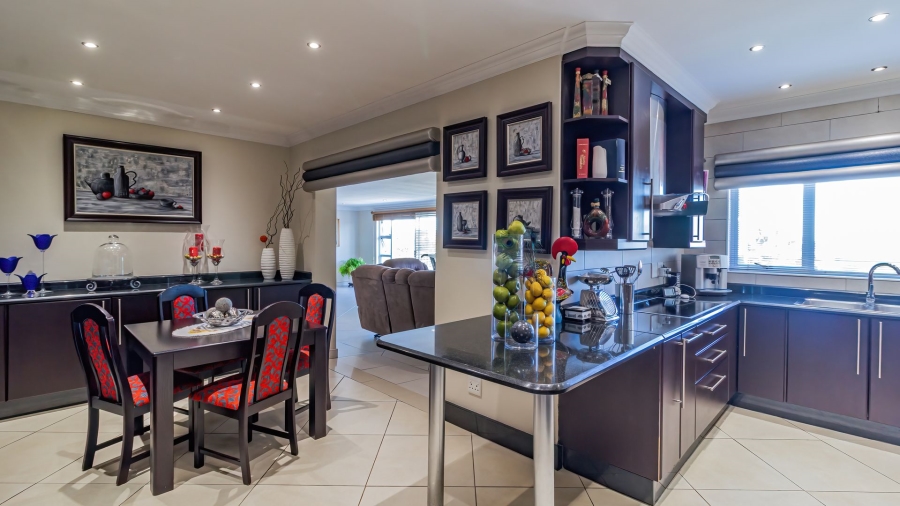4 Bedroom Property for Sale in Oakdene Gauteng