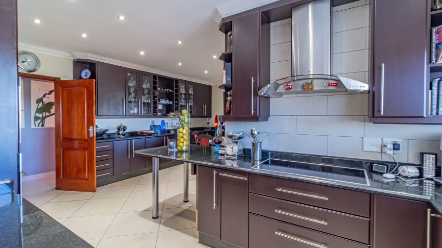 4 Bedroom Property for Sale in Oakdene Gauteng
