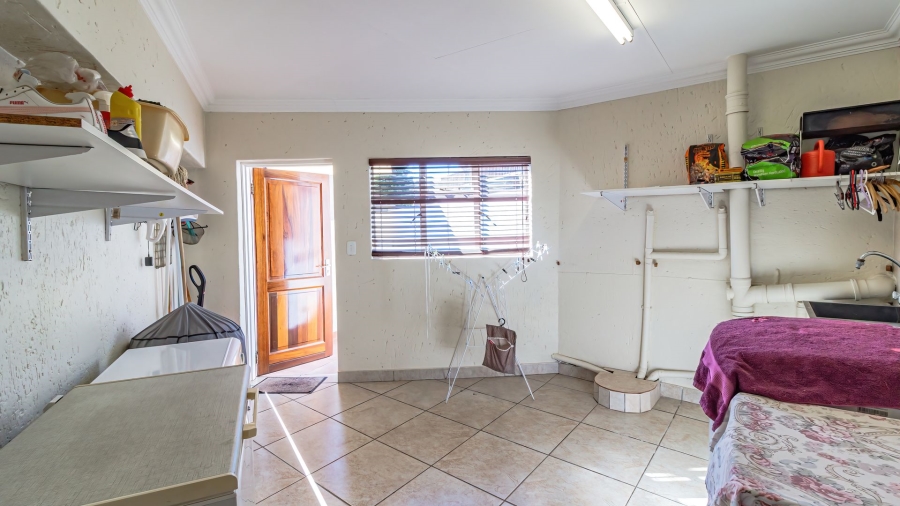 4 Bedroom Property for Sale in Oakdene Gauteng