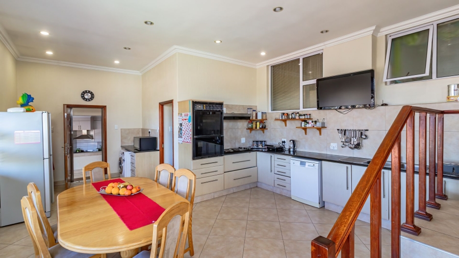 4 Bedroom Property for Sale in Oakdene Gauteng