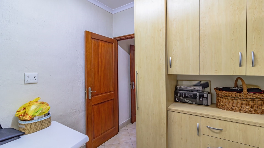 4 Bedroom Property for Sale in Oakdene Gauteng