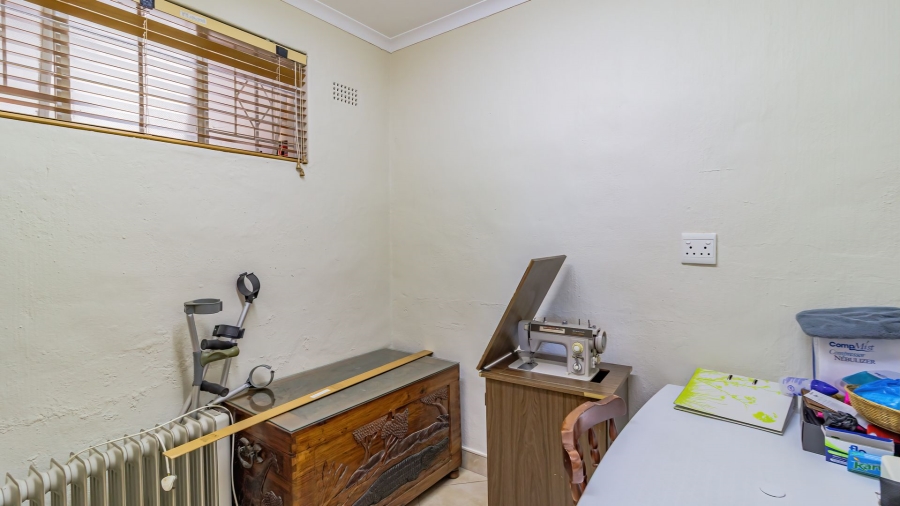 4 Bedroom Property for Sale in Oakdene Gauteng