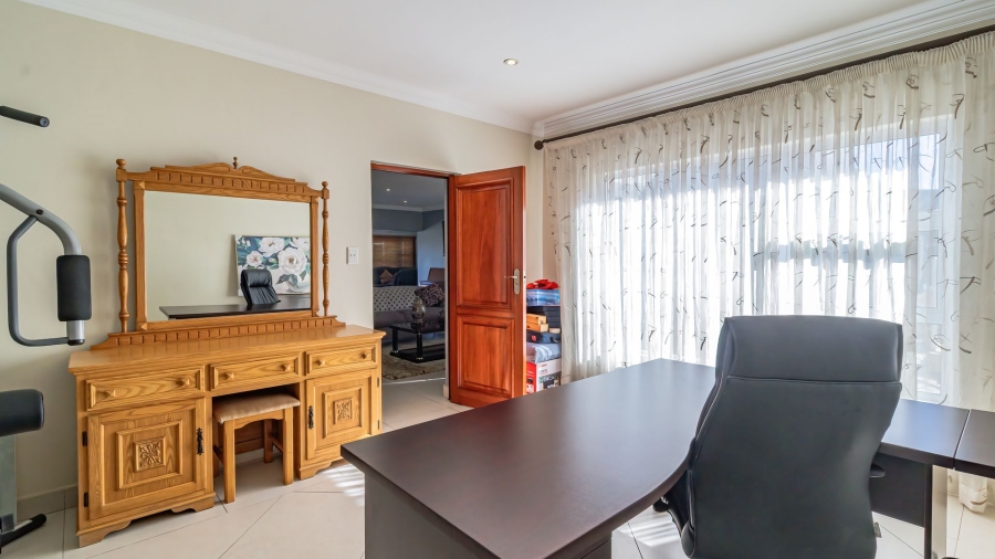 4 Bedroom Property for Sale in Oakdene Gauteng