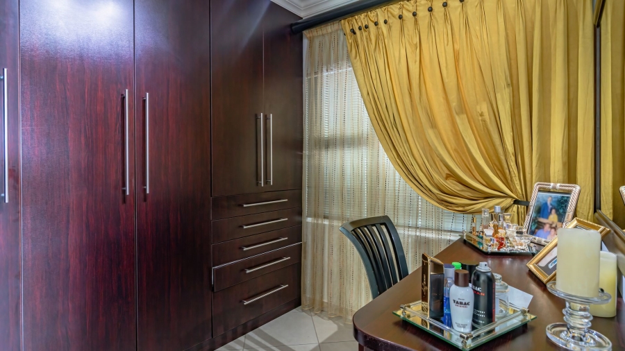 4 Bedroom Property for Sale in Oakdene Gauteng