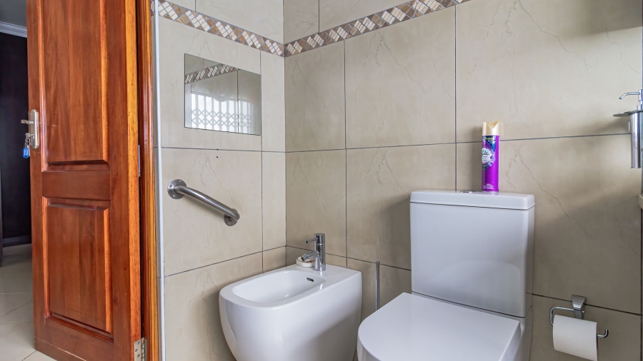 4 Bedroom Property for Sale in Oakdene Gauteng