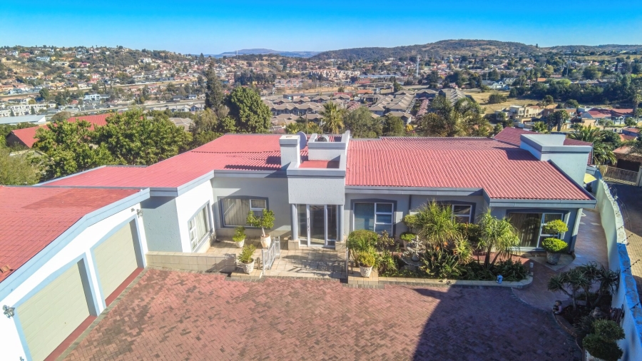 4 Bedroom Property for Sale in Oakdene Gauteng
