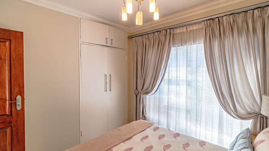 4 Bedroom Property for Sale in Oakdene Gauteng