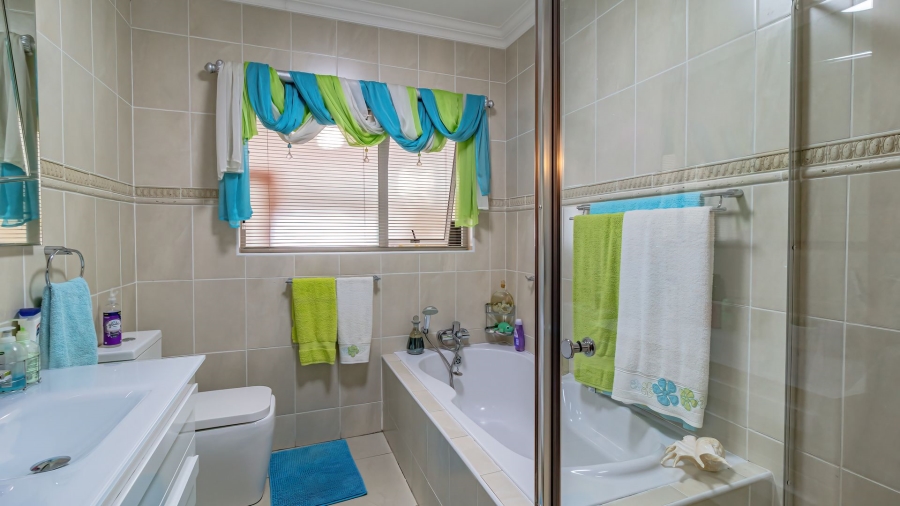 4 Bedroom Property for Sale in Oakdene Gauteng