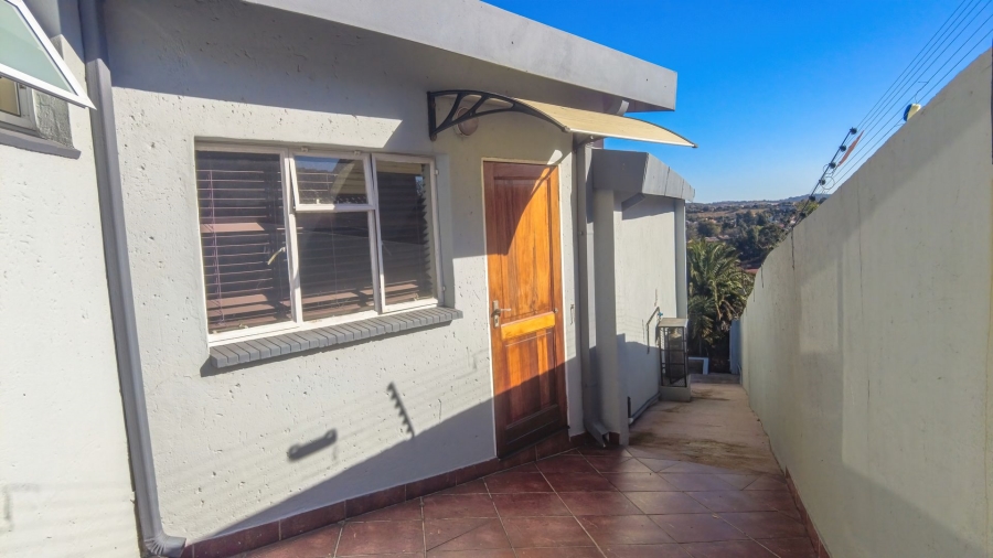 4 Bedroom Property for Sale in Oakdene Gauteng