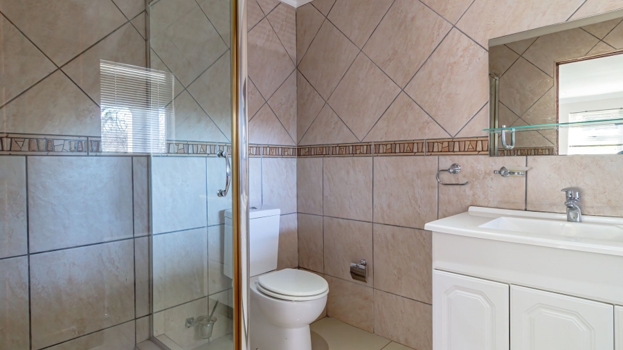 4 Bedroom Property for Sale in Oakdene Gauteng