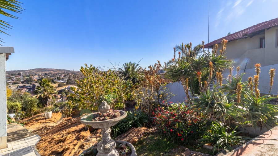 4 Bedroom Property for Sale in Oakdene Gauteng