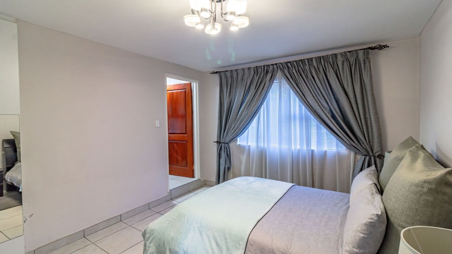 4 Bedroom Property for Sale in Oakdene Gauteng