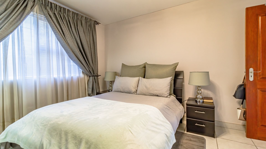 4 Bedroom Property for Sale in Oakdene Gauteng