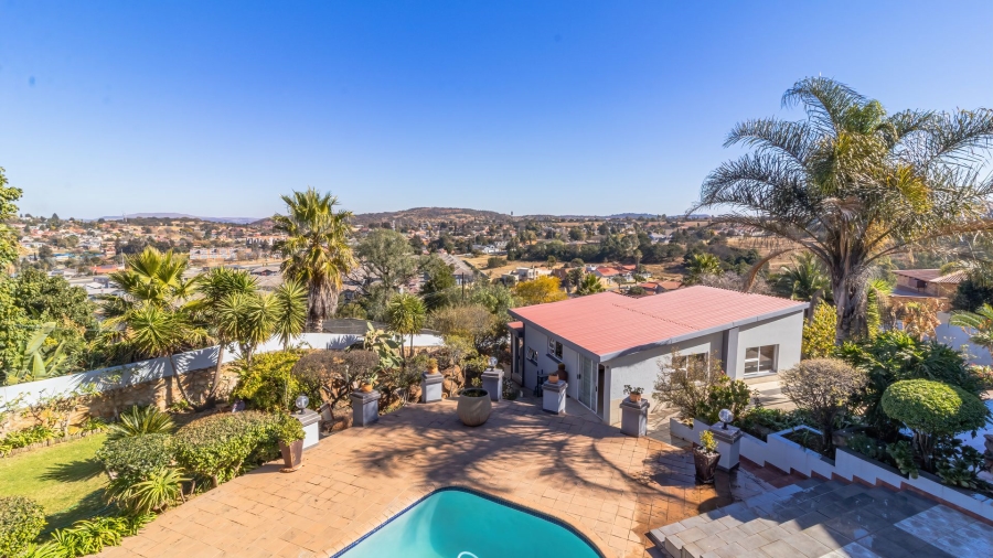 4 Bedroom Property for Sale in Oakdene Gauteng