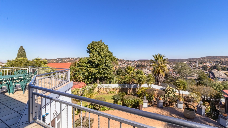 4 Bedroom Property for Sale in Oakdene Gauteng