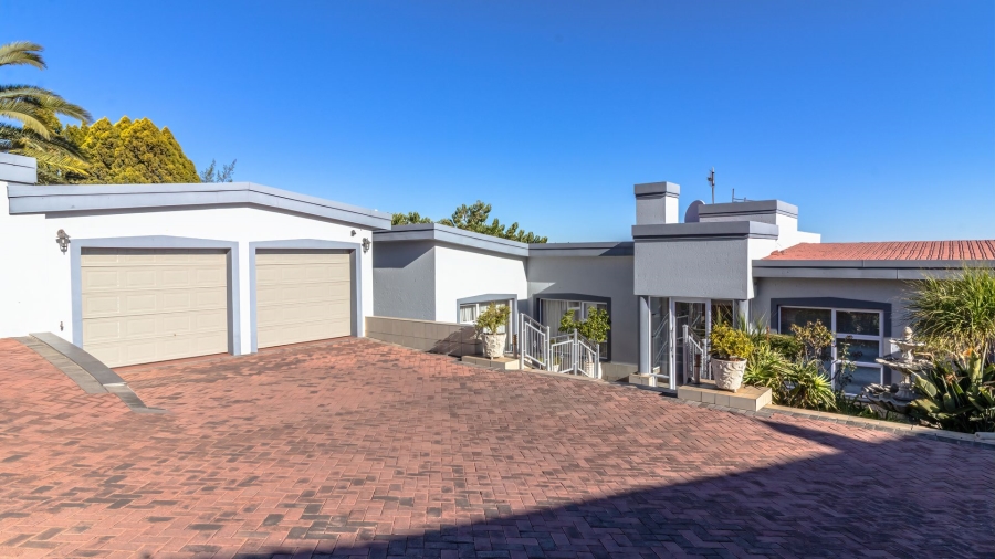 4 Bedroom Property for Sale in Oakdene Gauteng