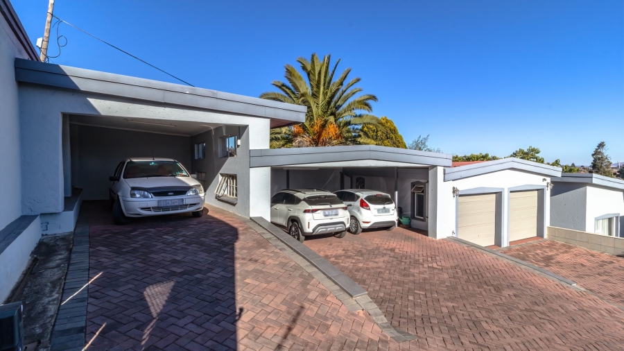4 Bedroom Property for Sale in Oakdene Gauteng