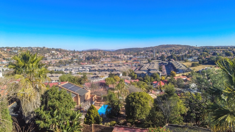 4 Bedroom Property for Sale in Oakdene Gauteng